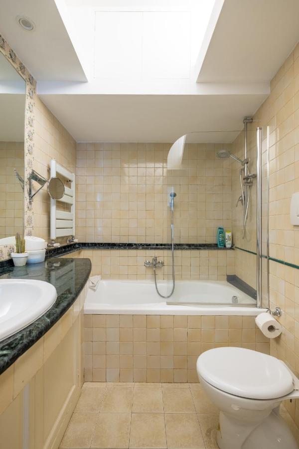 Charming Apartment With Patio A Few Steps From Colosseum Extérieur photo